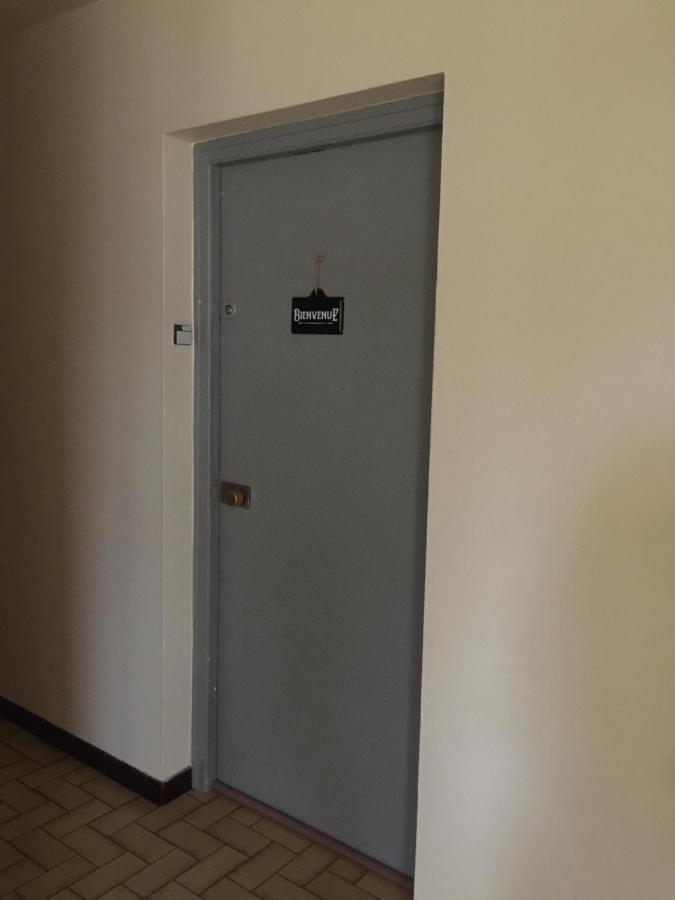 Studio Cabine,4 Personnes ,Renove,Au Calme,200 M De La Plage,Parking Prive Сет Екстериор снимка